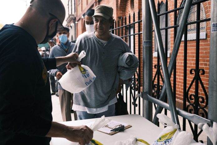 La pobreza y el hambre recorren Nueva York