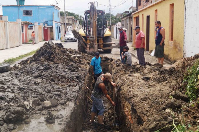 Sustituyeron tubería de aguas negras