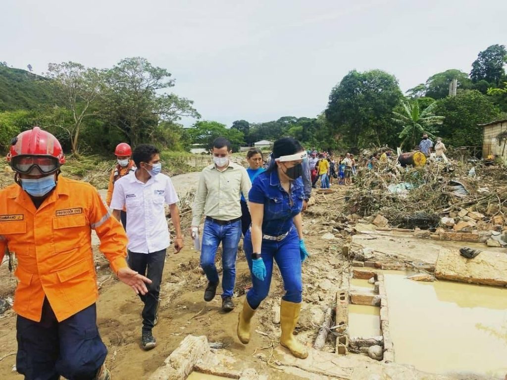 Gobernadora del táchira visitó la zona del matadero, una de las más afectadas en las inundaciones de Rubio.