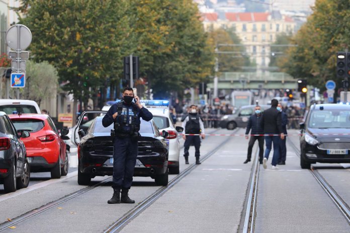 ataque terrorista con cuchillo en Niza