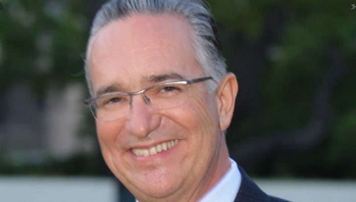 Ricardo Salinas supera el Covid-19 y regala 1 millón de pesos